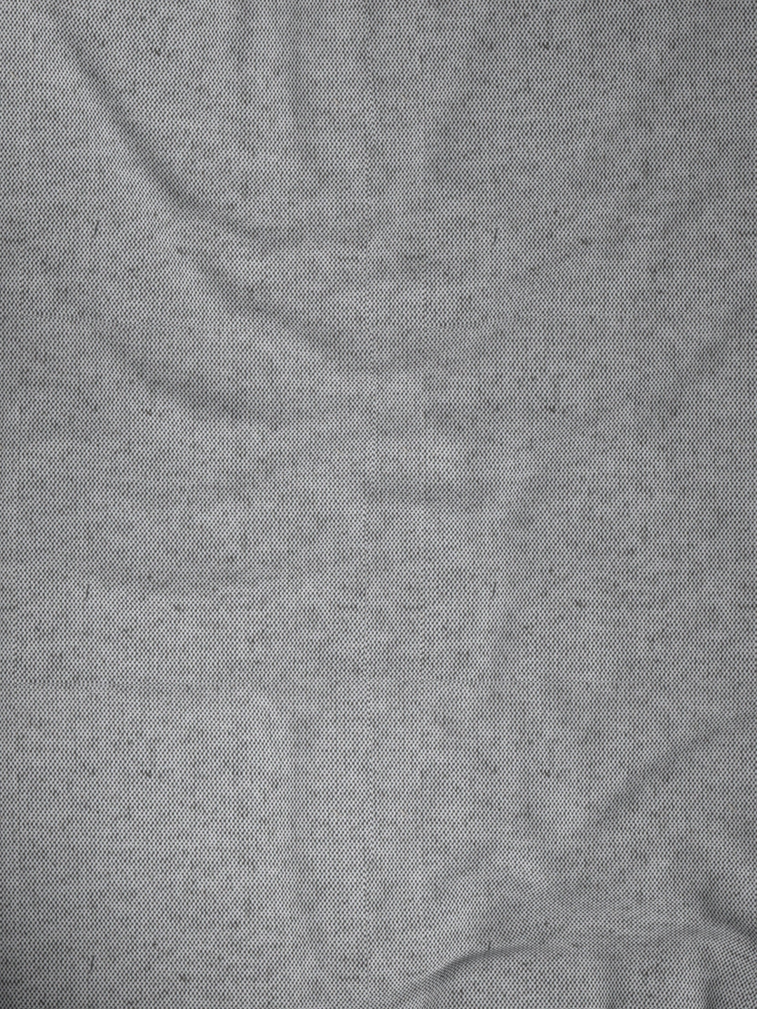 Grey::White / Window